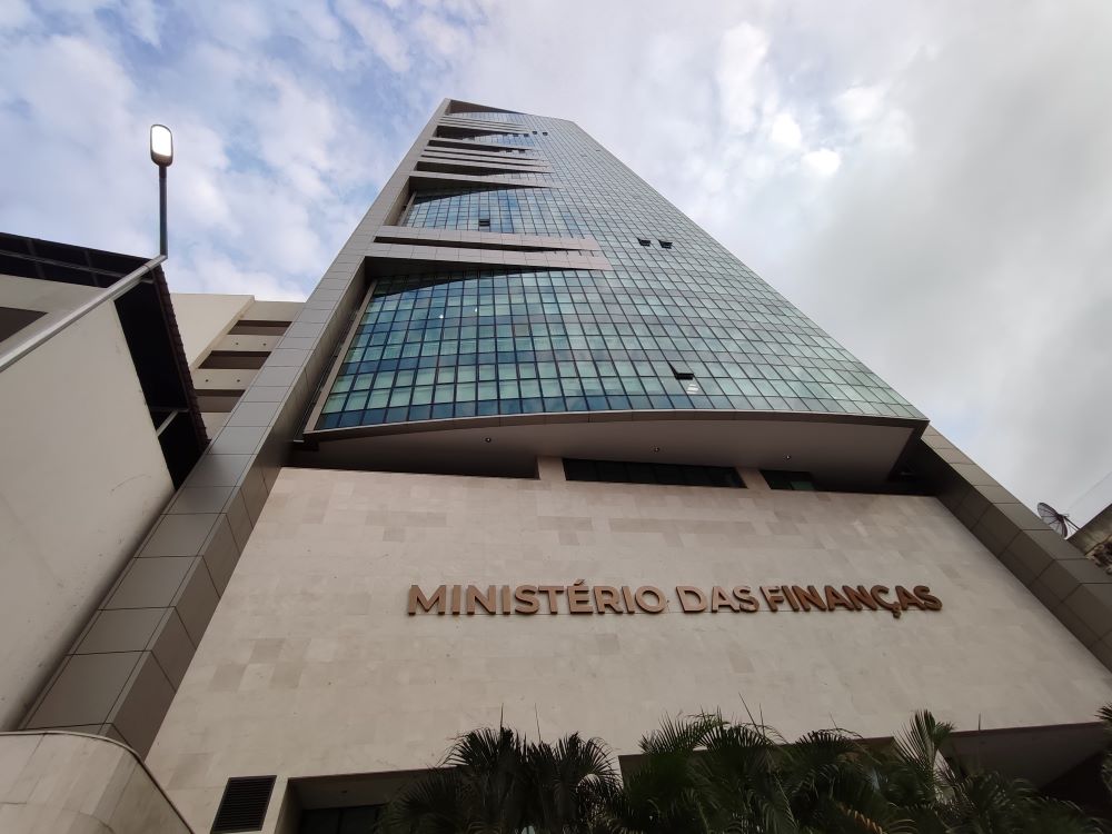 Dívida pública: "Mixeiros" do Ministério das Finanças asfixiam empresas privadas