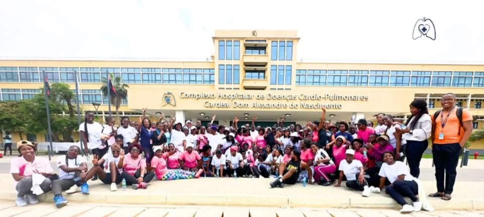 reféns de um sistema de gestão corrupto e sem transparência, o que tem gerado uma insatisfação no Complexo Hospitalar Cardiopulmonar Cardeal Dom Alexandre do Nascimento.