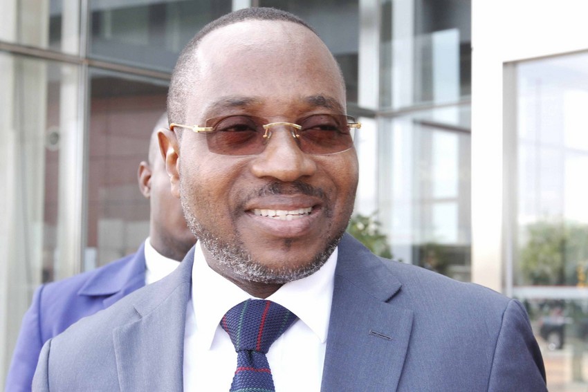 Juiz Conselheiro Presidente do Tribunal de Contas, Dr. Sebastião Gunza o padrinho de Vera Daves -