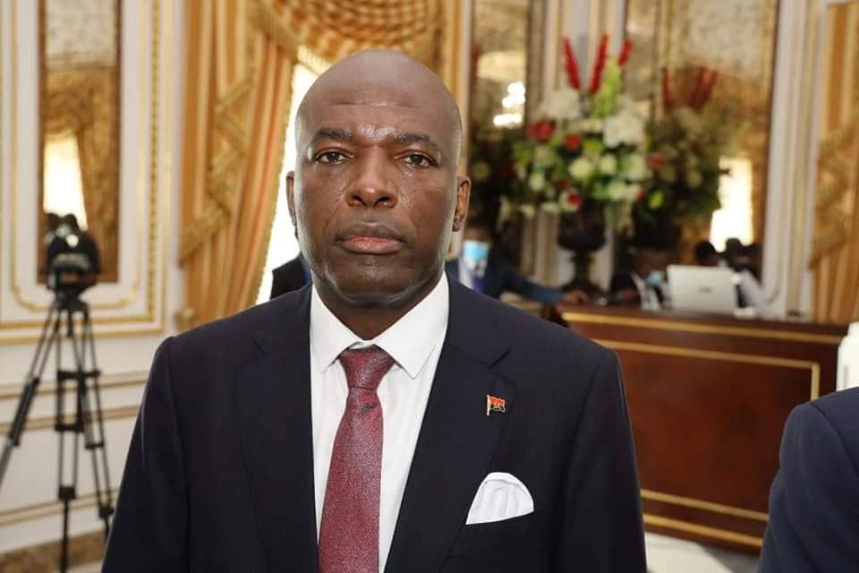 Desde o ano de 2022, o Governador Ernesto Muangala nega pagar a dívida de 87.000.000,00 oitenta e sete milhões de Kwanzas ao Grupo Canjonde