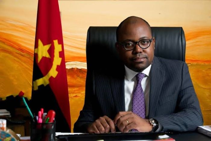 Os pequenos-grandes gestos (também) são importantes - Adebayo Vunge