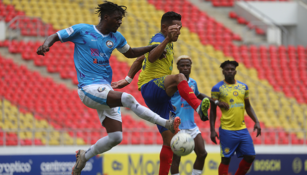 Petro sofre para vencer e escapar do Wiliete