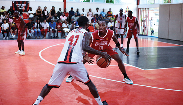 1.º de Agosto e Vila Clotilde jogam “quartos” no Rio Seco