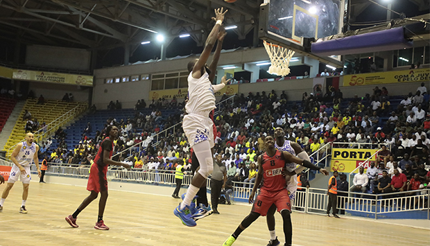 Petro viaja para Dakar a pensar na revalidação