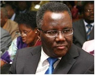 ESTE CABRITO VELHO AQUI NA FOTO É PITRA NETO QUE GOSTA DE CAPIM FRESCO: O HOMEM É MARIDO DA MINHA SOBRINHA COM IDADE QUE PODIA SER SUA NETA