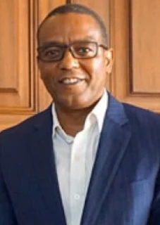 Massano em "rota de colisão" com operadores nacionais do sector petrolífero