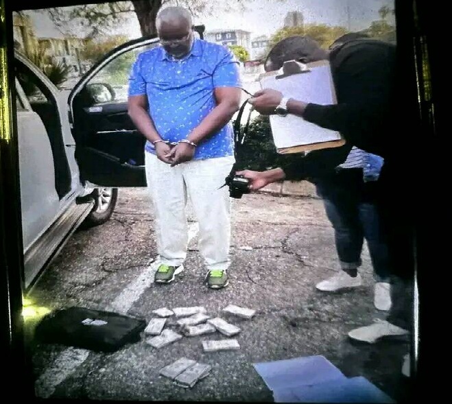 DETIDO MINISTRO DA AGRICULTURA POR TENTATIVA DE CORRUPÇÃO