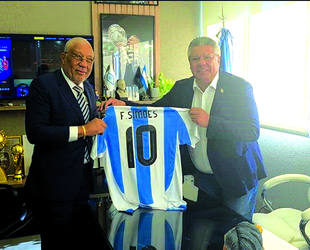 Jogo Angola-Argentina atarefa presidente da FAF