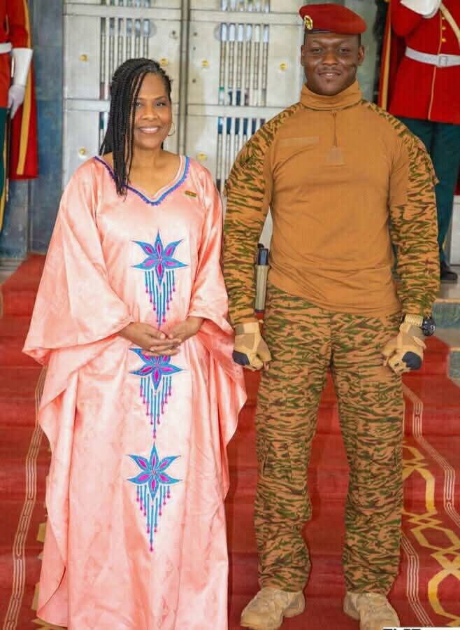 Nathalie Yam uma camaronesa-suíça pana-africanista foi nomeada pelo IBRAIM TRAORÉ como conselheira especial e diplomatica itenerante e com o posto de Ministra de Estado de Burkina Faso