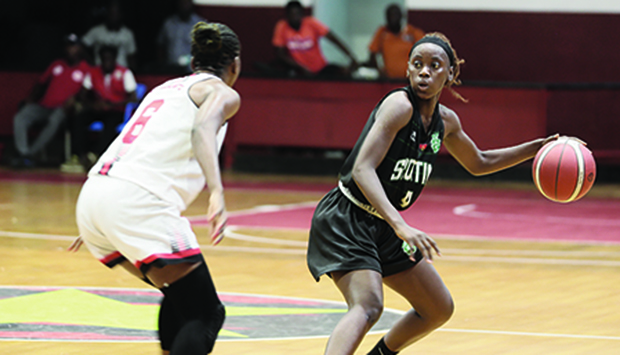 Sporting bate D'Agosto e abre vantagem na final