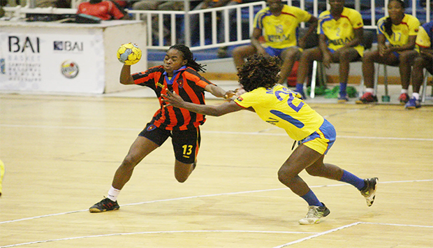 Passos na disputa de um jogo de andebol