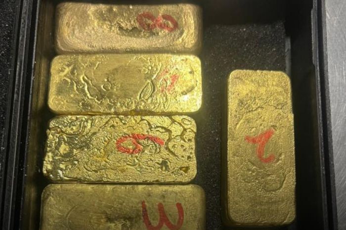 Chinês é preso no aeroporto com mais de 4 kg de ouro, avaliado em mais de 512 mil dólares
