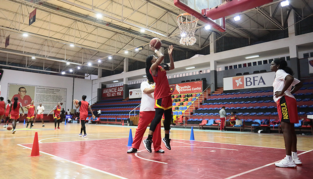 Basquetebol: Preparação atarefa selecção feminina