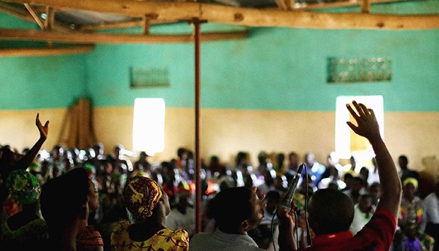 Igreja evangélica acusada de alugar documento de reconhecimento a mais de 120 outras organizações