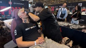 Tatuador do Rio de Janeiro para o Mundo: a trajetória de Caio Cruz