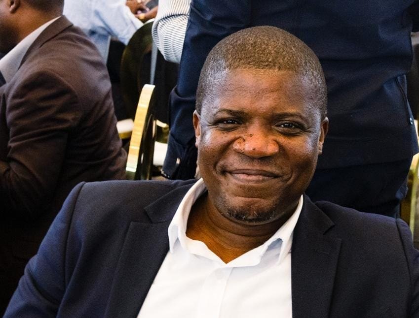 Cidadão Ernesto Samaria aplaude repressão policial contra manifestantes em Angola