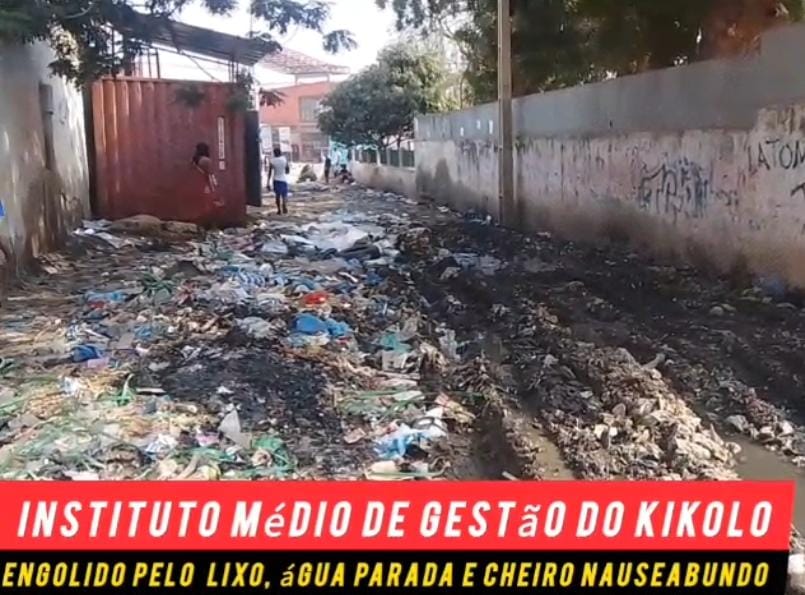 INSTITUTO MÉDIO DE GESTÃO DO KIKOLO ENGOLIDO PELO LIXO, ÁGUA PARADA E CHEIRO NAUSEABUNDO