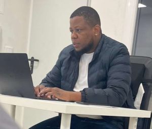 Jovem angolano procurado por alegadas burlas em Portugal