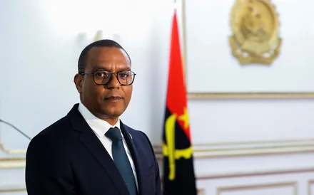 Investigação revela rede bancária privada de elites angolanas para transferir milhões para a Europa