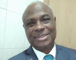 Jornalista recusa condecoração do Presidente da República e denuncia perseguição profissional