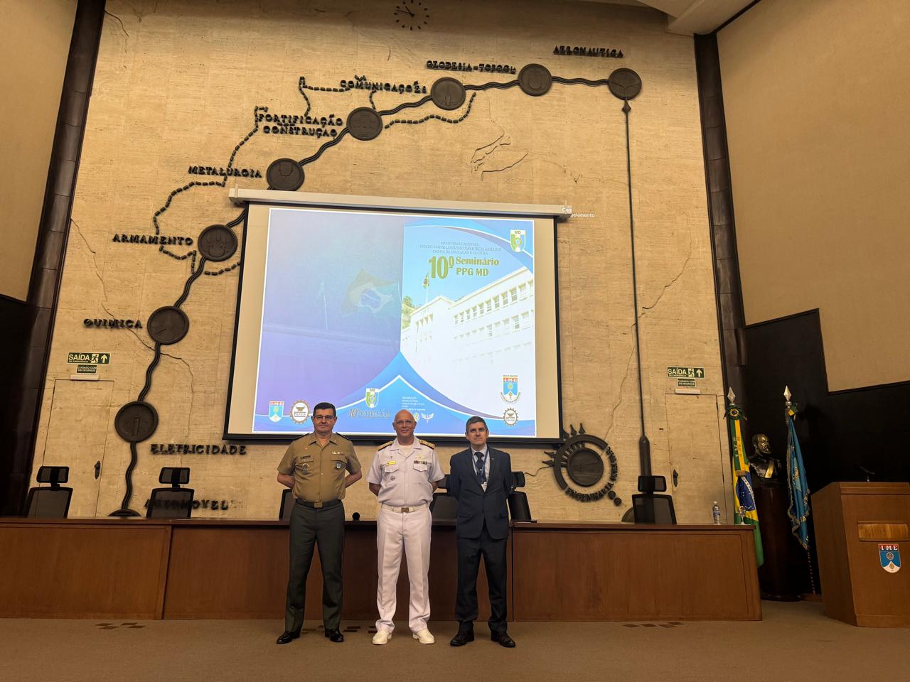 Almirante de Esquadra Guilherme abre o 10 º Seminário dos Programas de Pós-Graduação do Ministério da Defesa no IME.