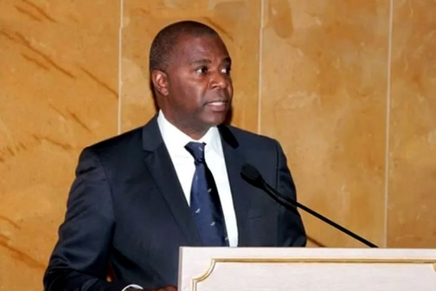 Silêncio Presidencial sobre Escândalo de Corrupção de Edeltrudes Costa