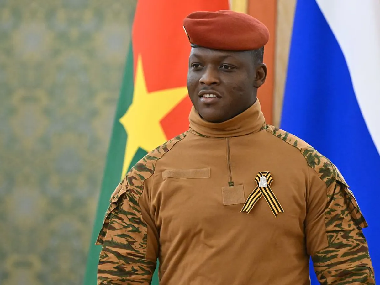 Burkina Faso: Governo nega relatório que alega mais de 1.800 mortes desde que a junta militar tomou o poder.